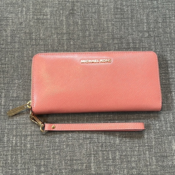 Michael Kors Ket set travel large continental wristlet wallet - Picture 2 of 9